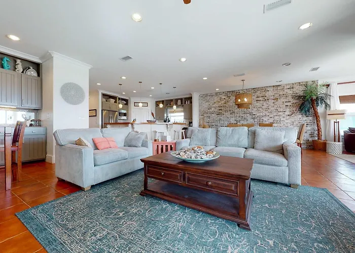 Holiday home Delightful Escape With Direct Access Wifi Furnished Deck & Full Kitchen Gulf Shores