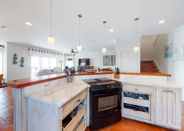 Delightful Escape With Direct Access Wifi Furnished Deck & Full Kitchen Gulf Shores