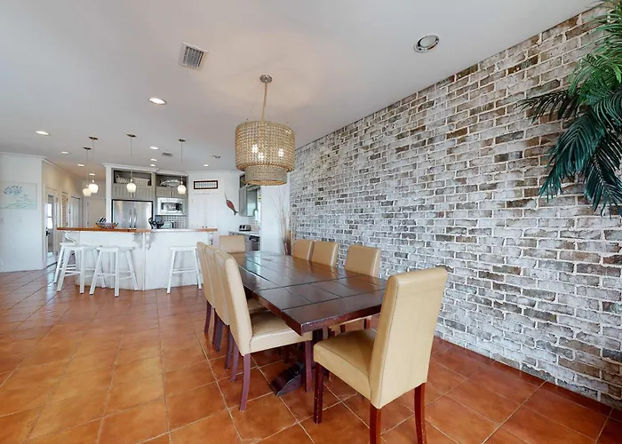 Delightful Escape With Direct Access Wifi Furnished Deck & Full Kitchen Gulf Shores