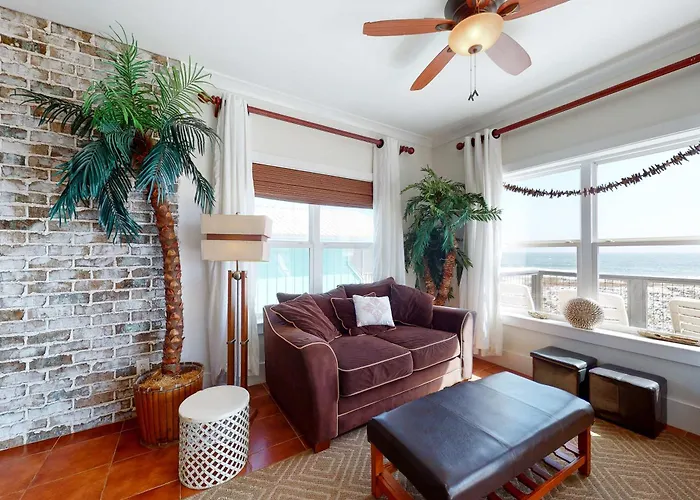 Delightful Escape With Direct Access Wifi Furnished Deck & Full Kitchen Holiday home