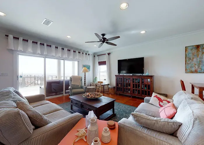 Delightful Escape With Direct Access Wifi Furnished Deck & Full Kitchen *