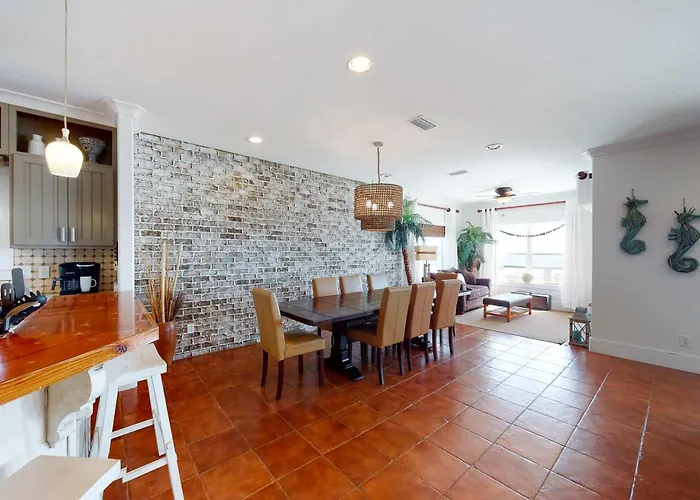 Delightful Escape With Direct Access Wifi Furnished Deck & Full Kitchen * Gulf Shores
