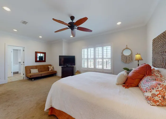 Holiday home Delightful Escape With Direct Access Wifi Furnished Deck & Full Kitchen Gulf Shores