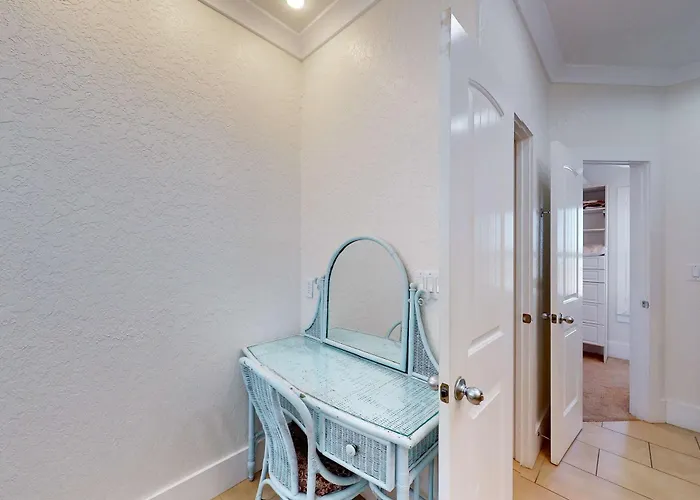 Delightful Escape With Direct Access Wifi Furnished Deck & Full Kitchen * Gulf Shores