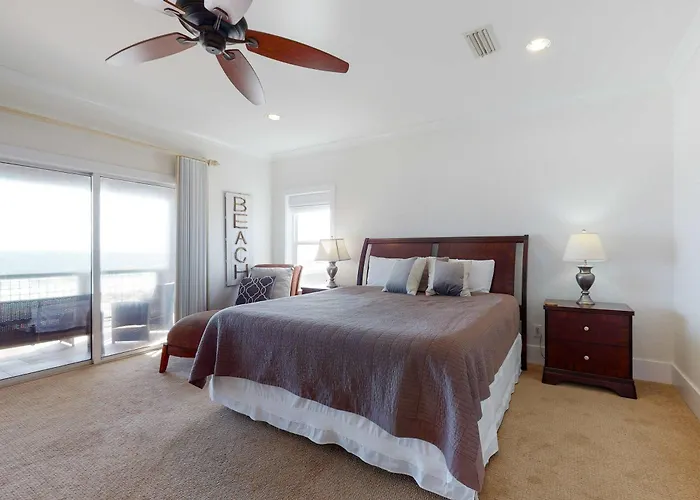 Holiday home Delightful Escape With Direct Access Wifi Furnished Deck & Full Kitchen Gulf Shores