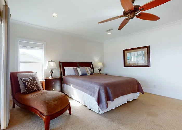 Delightful Escape With Direct Access Wifi Furnished Deck & Full Kitchen Holiday home *