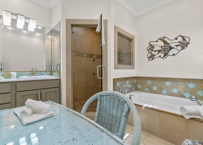 Delightful Escape With Direct Access Wifi Furnished Deck & Full Kitchen Holiday home