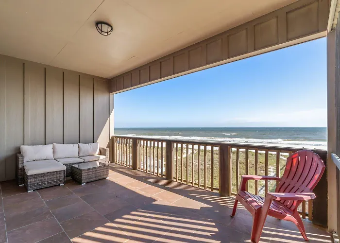 Holiday home Delightful Escape With Direct Access Wifi Furnished Deck & Full Kitchen
